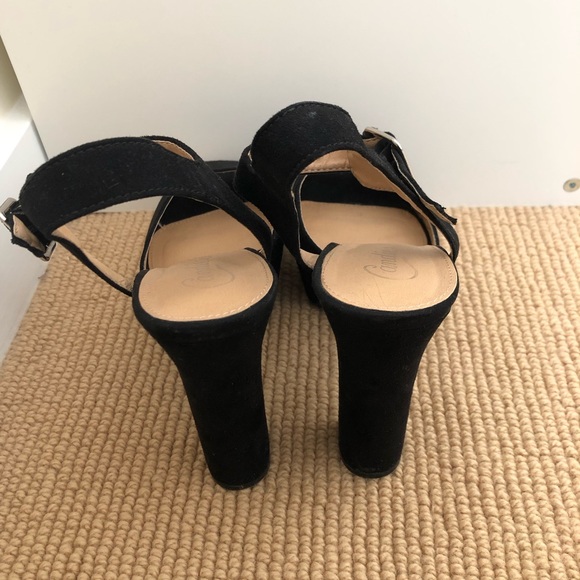 Candie’s black heels with ankle strap. - Picture 3 of 4